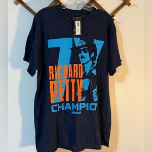 NASCAR hall of fame Richard Petty The king 7X Champion T-shirt size L NWT